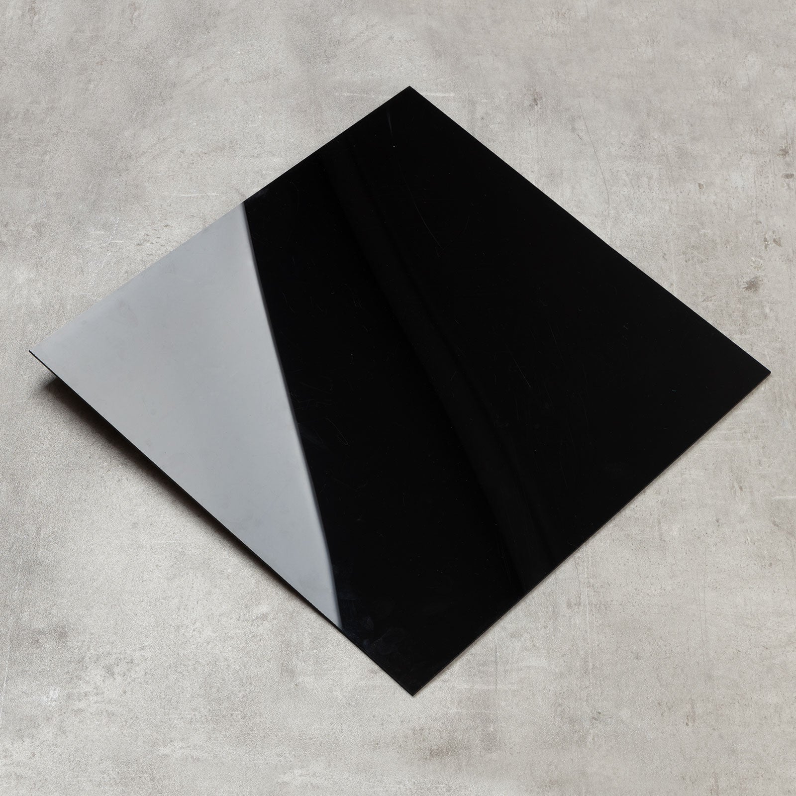 F1_Black glossy