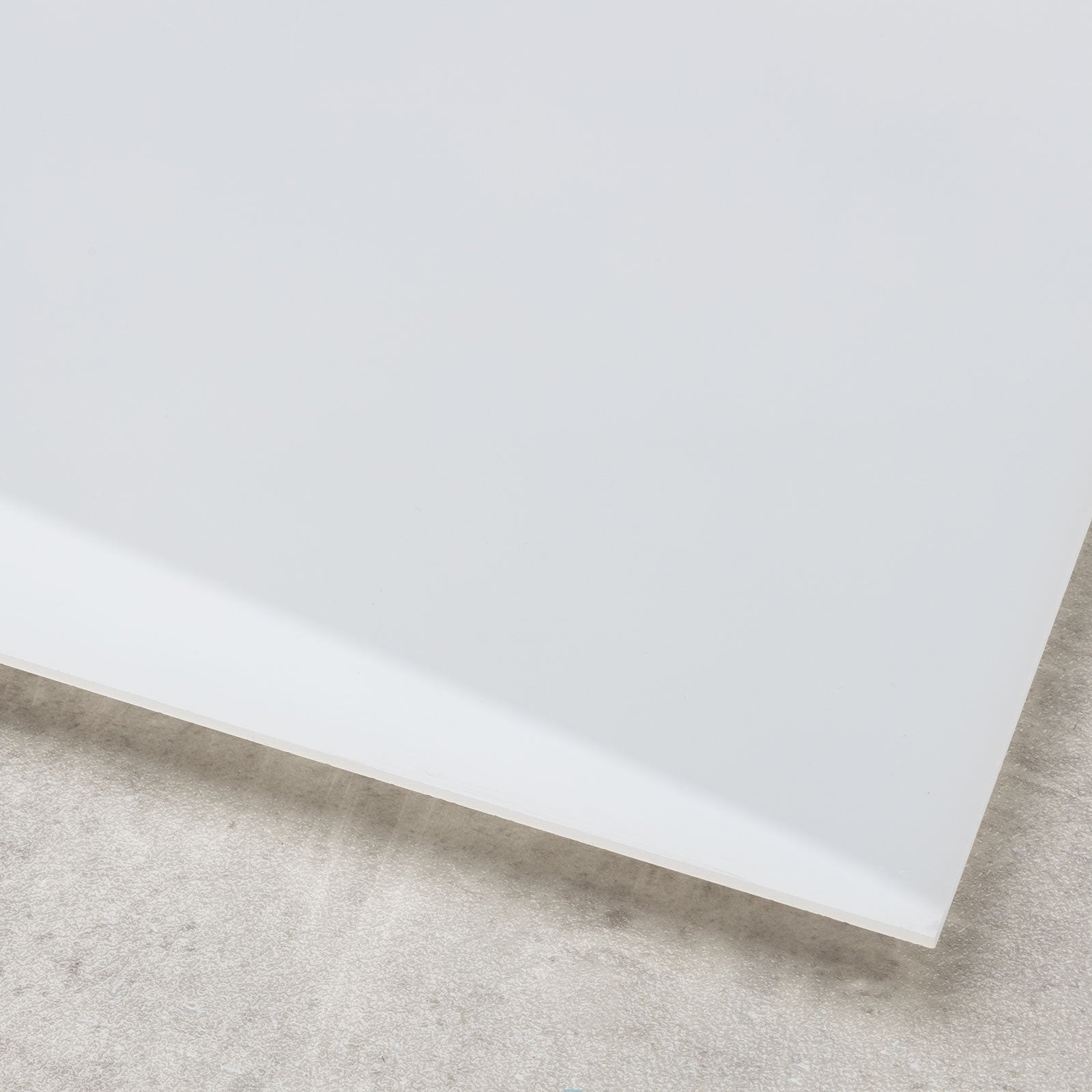 F2_White glossy