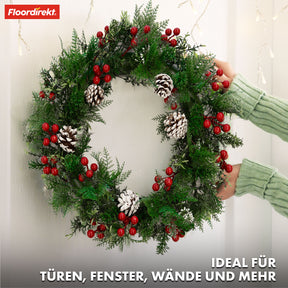 Christmas wreath | Pinecone | With pine cones, berries and festive green accents | Decorative wreath for door and wall